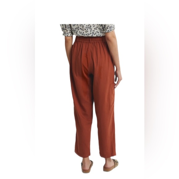 Woman's Melrose and Market Barrel Leg Utility Pants in Rust Sequoia. Size xs - Picture 2 of 8